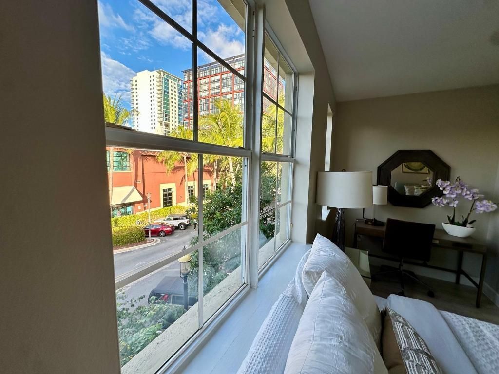 610 Fern Street, West Palm Beach, FL 33401 Photo