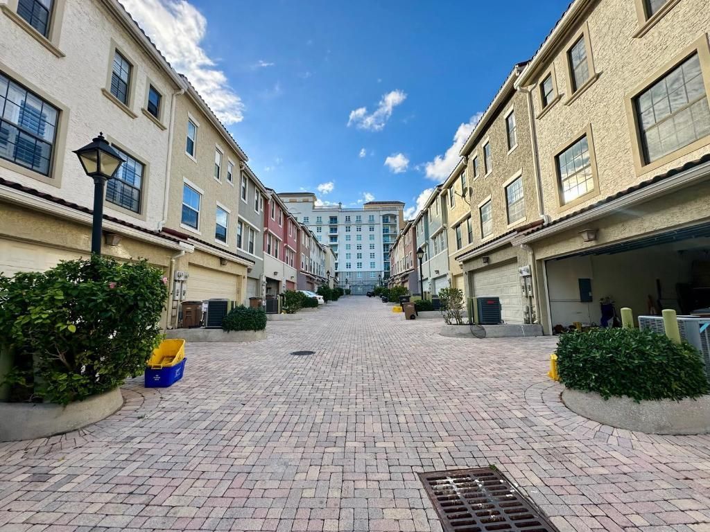 610 Fern Street, West Palm Beach, FL 33401 Photo