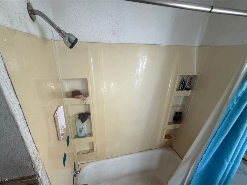 178 E Ravenwood Avenue, Youngstown, OH 44507 Photo 10