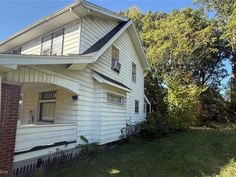 178 E Ravenwood Avenue, Youngstown, OH 44507 Photo 3