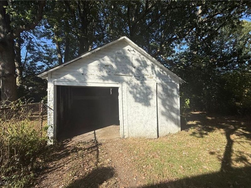 178 E Ravenwood Avenue, Youngstown, OH 44507 Photo 4