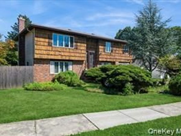 10 Marsulin Drive, Syosset, NY 11791