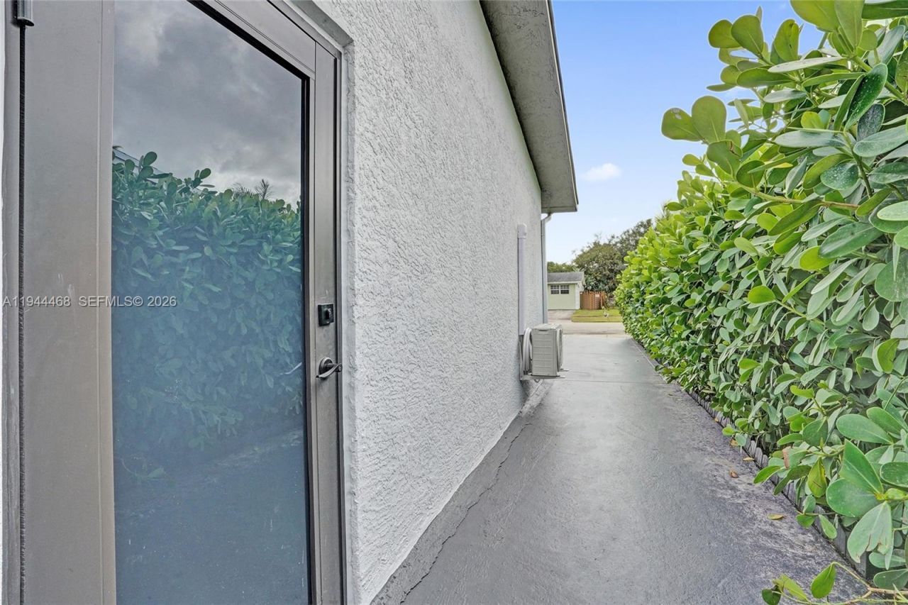 3171 Jackson Blvd , Fort Lauderdale, FL 33312 Photo