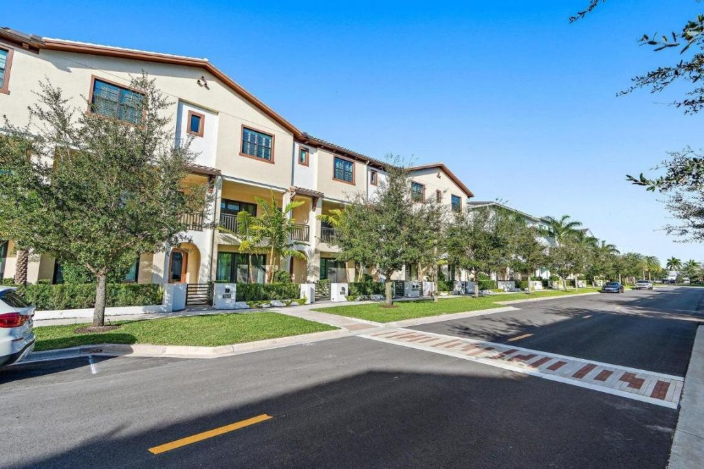 5239 Beckman Terrace, Palm Beach Gardens, FL 33418 Photo