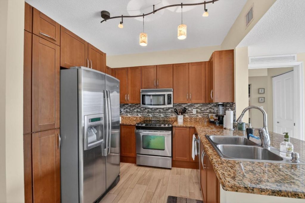 450 N Federal Highway, Unit 1110, Boynton Beach, FL 33435 Photo