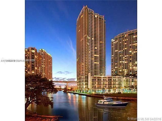 92 SW 3rd St, Unit 2006, Miami, FL 33130 Photo