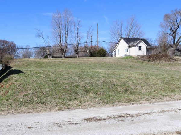 2013 S Main St , Columbia, TN 38401