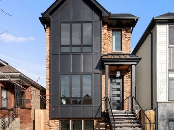 2442 W Berteau Avenue, Chicago, IL 60618