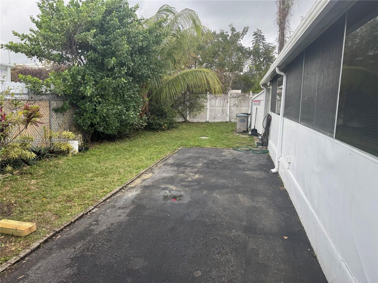 231 W Lake Dr , Unit ., Pembroke Park, FL 33009 Photo