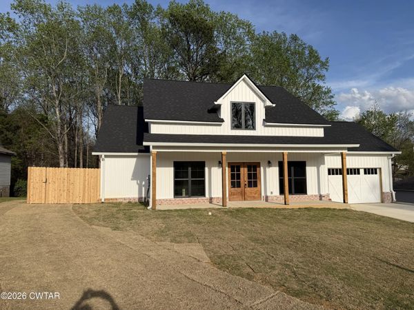 153 Woodgrove Drive, Jackson, TN 38305