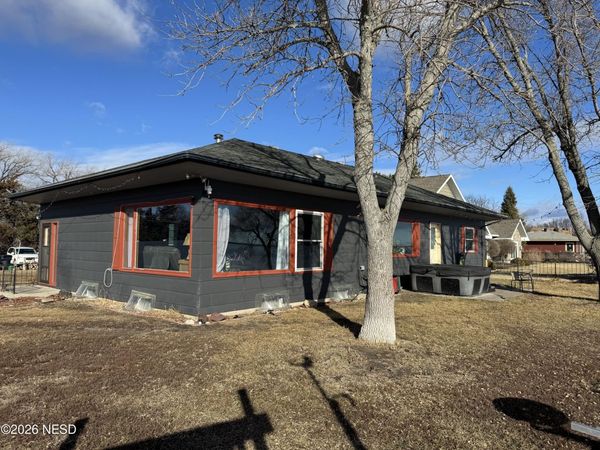 556 N LAKE DRIVE, Watertown, SD 57201