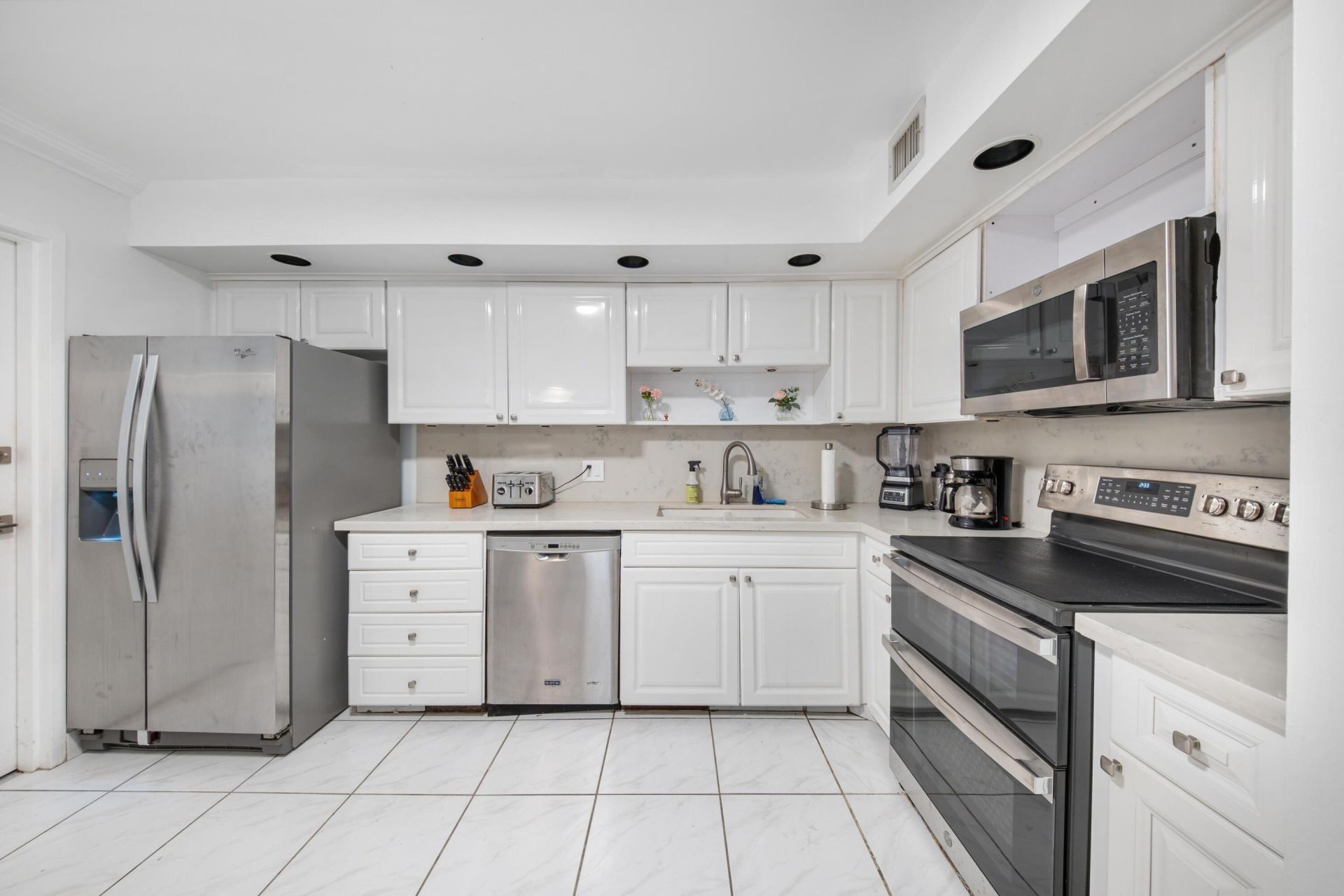 1370 S Ocean Boulevard, Unit 1703, Pompano Beach, FL 33062 Photo