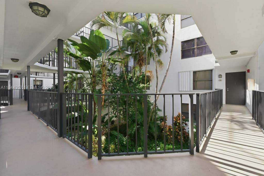 3350 NE 192nd St, Unit 2K-B, Aventura, FL 33180 Photo