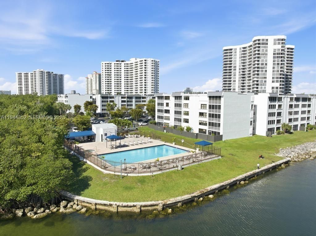 3350 NE 192nd St, Unit 2K-B, Aventura, FL 33180 Photo