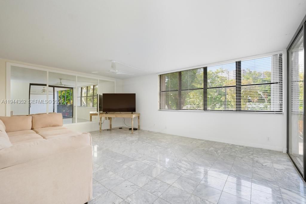 3350 NE 192nd St, Unit 2K-B, Aventura, FL 33180 Photo