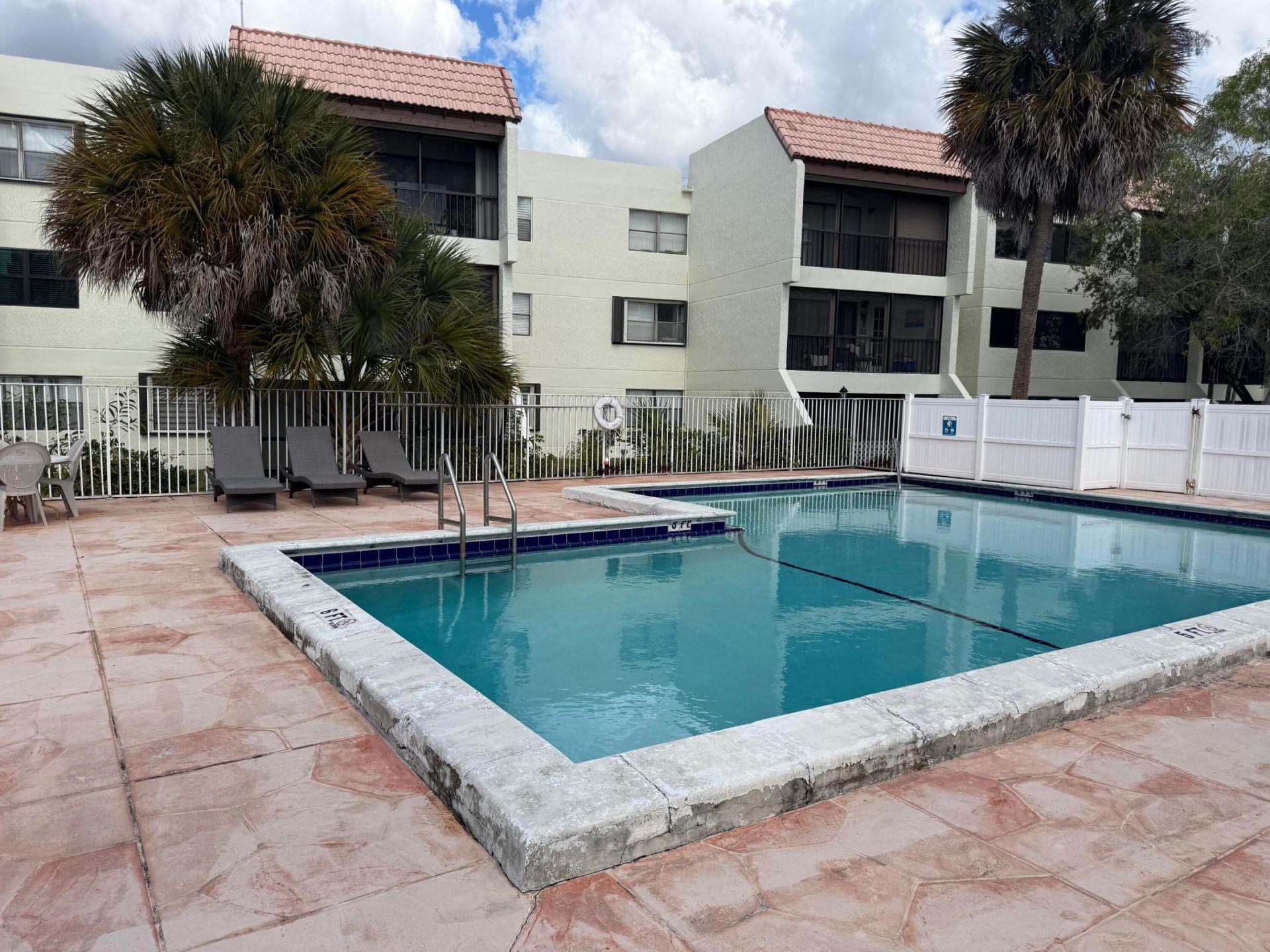 399 Lakeview Drive, Unit 202, Weston, FL 33326 Photo