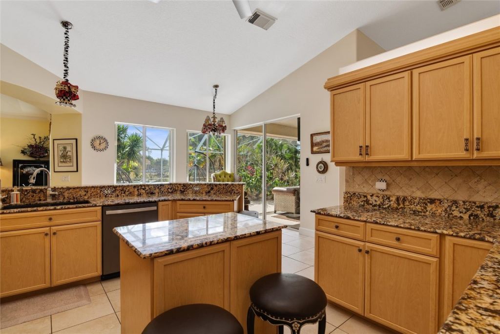 460 NE Cornwall Ave, Port Saint Lucie, FL 34983 Photo