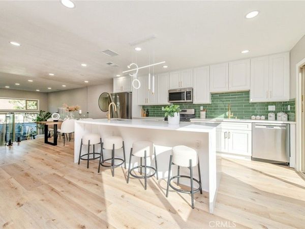 7 sunup, Irvine, CA 92603