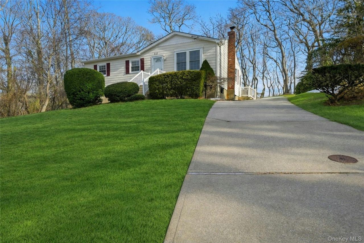 23 Amagansett Drive Sound Beach, NY 11789