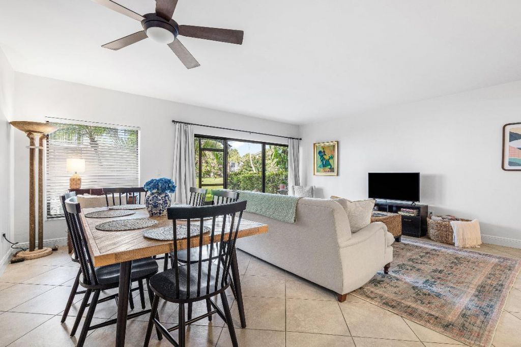 11863 Wimbledon Circle, Unit 413, Wellington, FL 33414 Photo