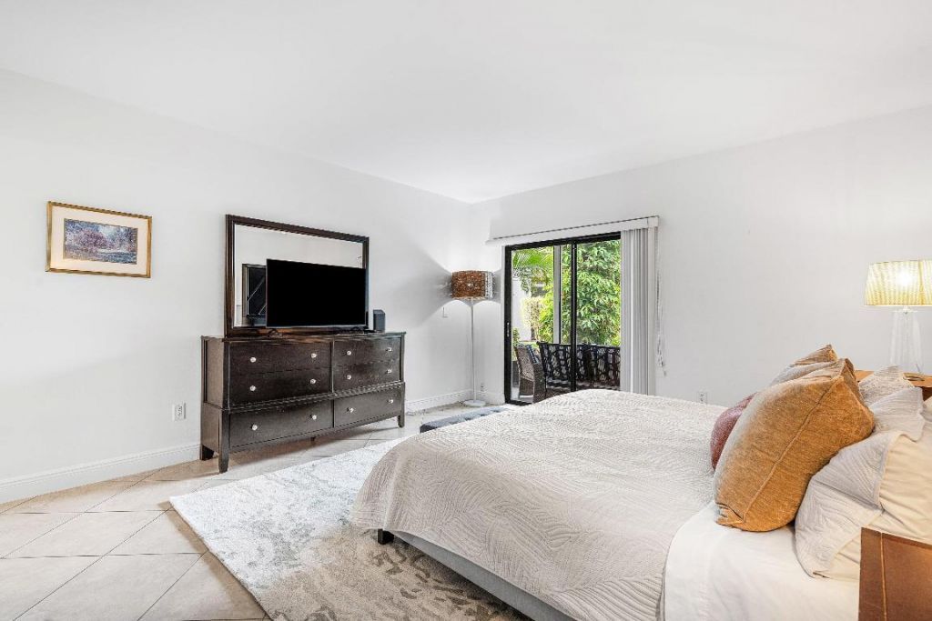 11863 Wimbledon Circle, Unit 413, Wellington, FL 33414 Photo