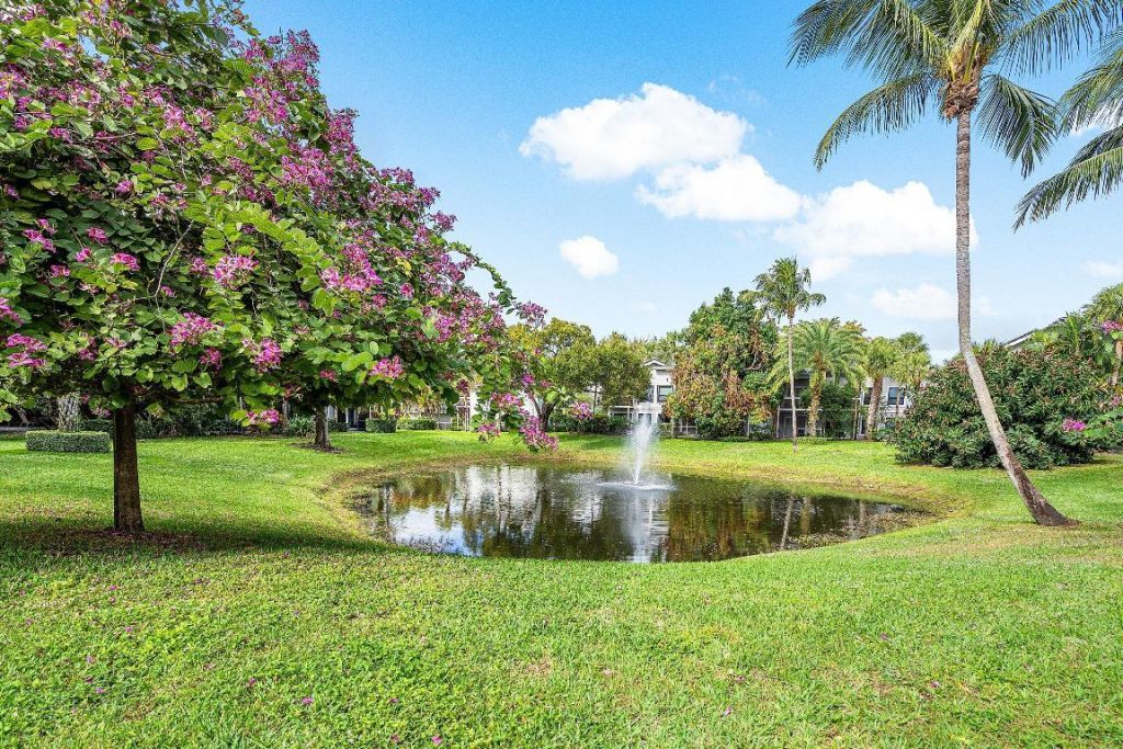 11863 Wimbledon Circle, Unit 413, Wellington, FL 33414 Photo