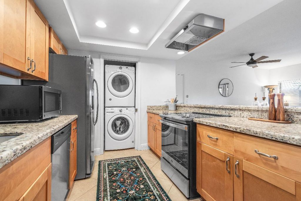 11863 Wimbledon Circle, Unit 413, Wellington, FL 33414 Photo