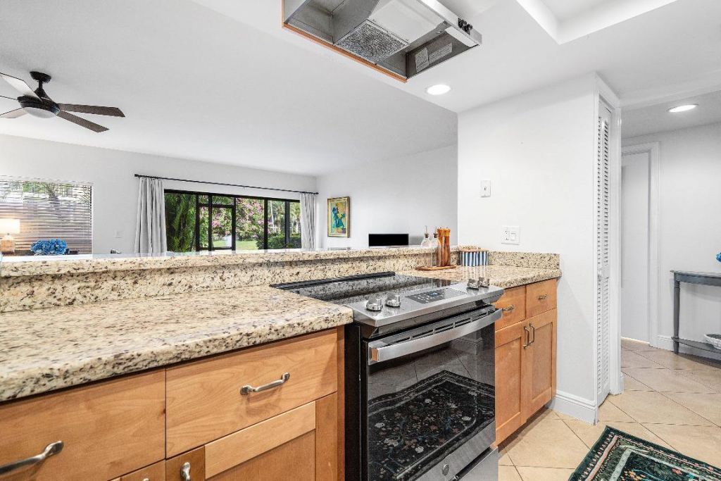 11863 Wimbledon Circle, Unit 413, Wellington, FL 33414 Photo