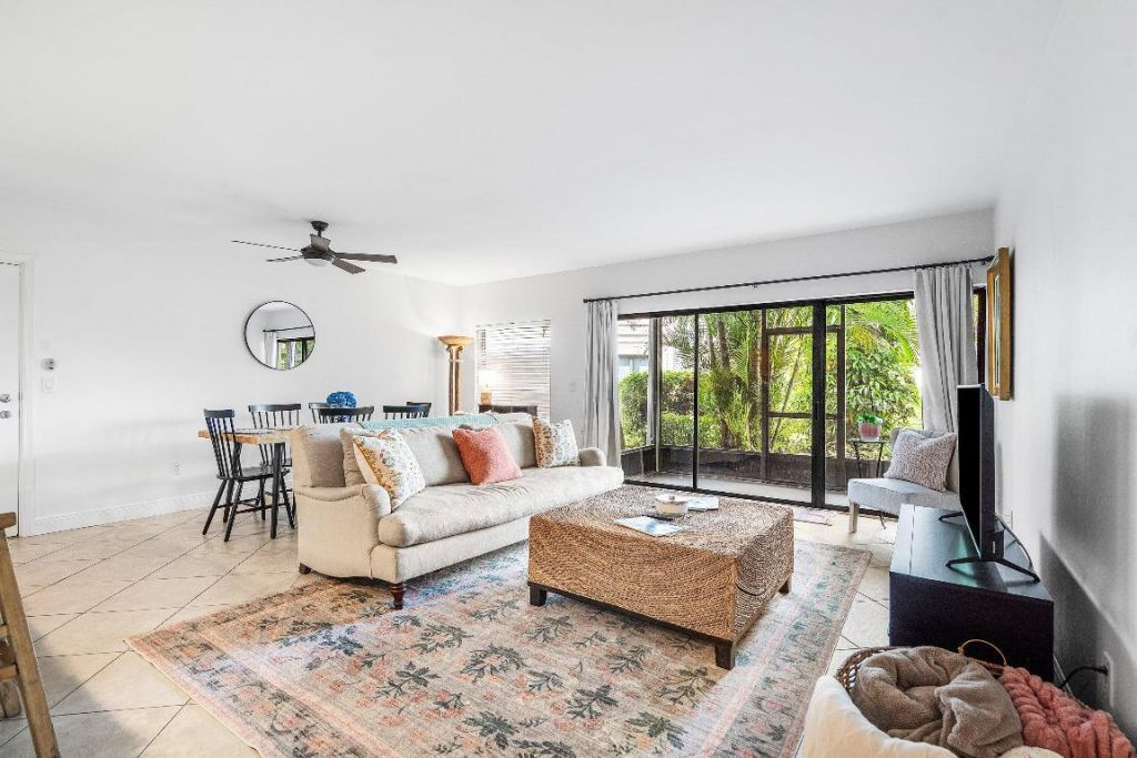 11863 Wimbledon Circle, Unit 413, Wellington, FL 33414 Photo