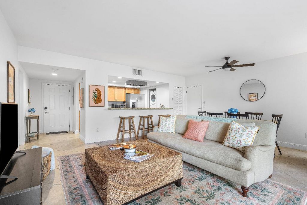 11863 Wimbledon Circle, Unit 413, Wellington, FL 33414 Photo