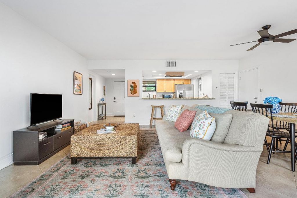 11863 Wimbledon Circle, Unit 413, Wellington, FL 33414 Photo