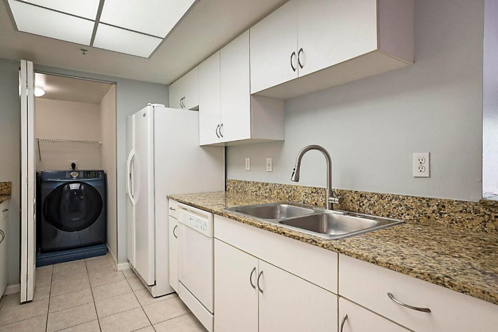 100 Crestwood Court N, Unit 113, Royal Palm Beach, FL 33411 Photo