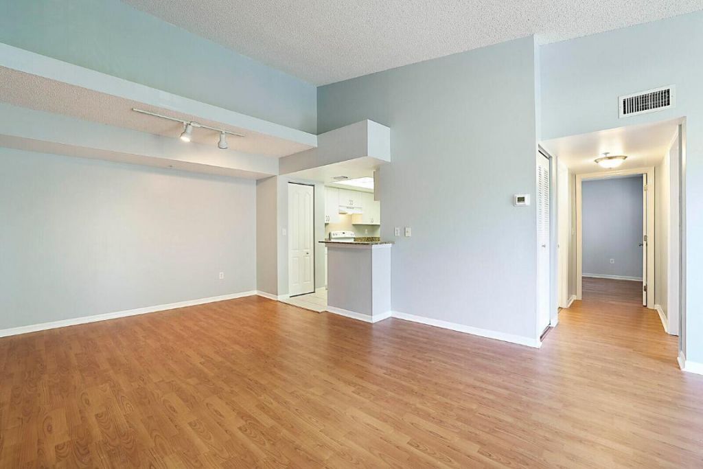 100 Crestwood Court N, Unit 113, Royal Palm Beach, FL 33411 Photo