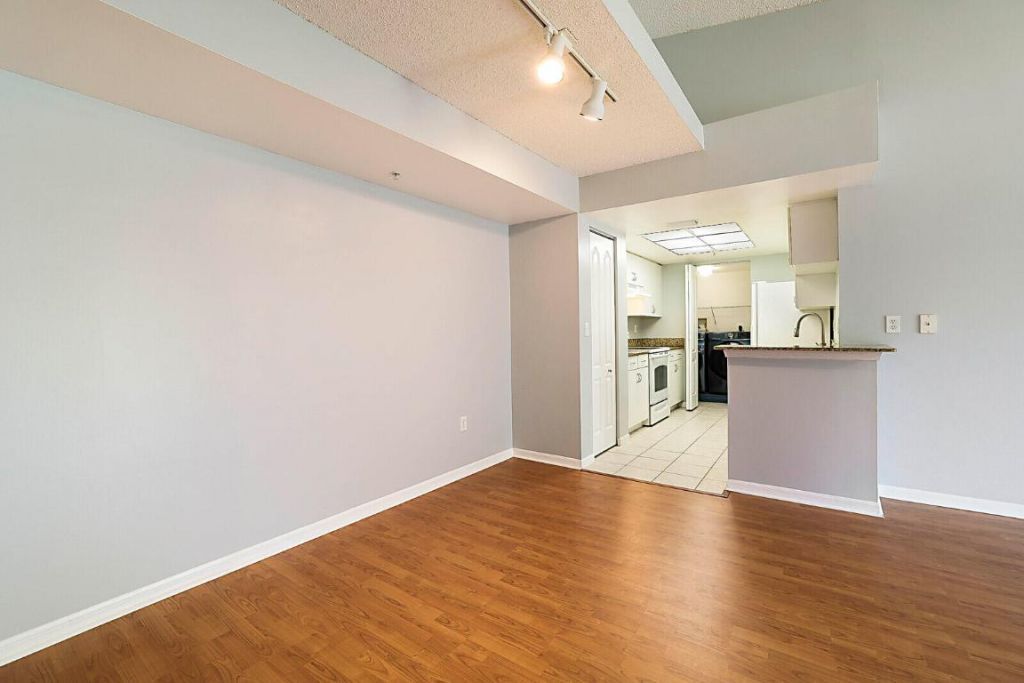 100 Crestwood Court N, Unit 113, Royal Palm Beach, FL 33411 Photo