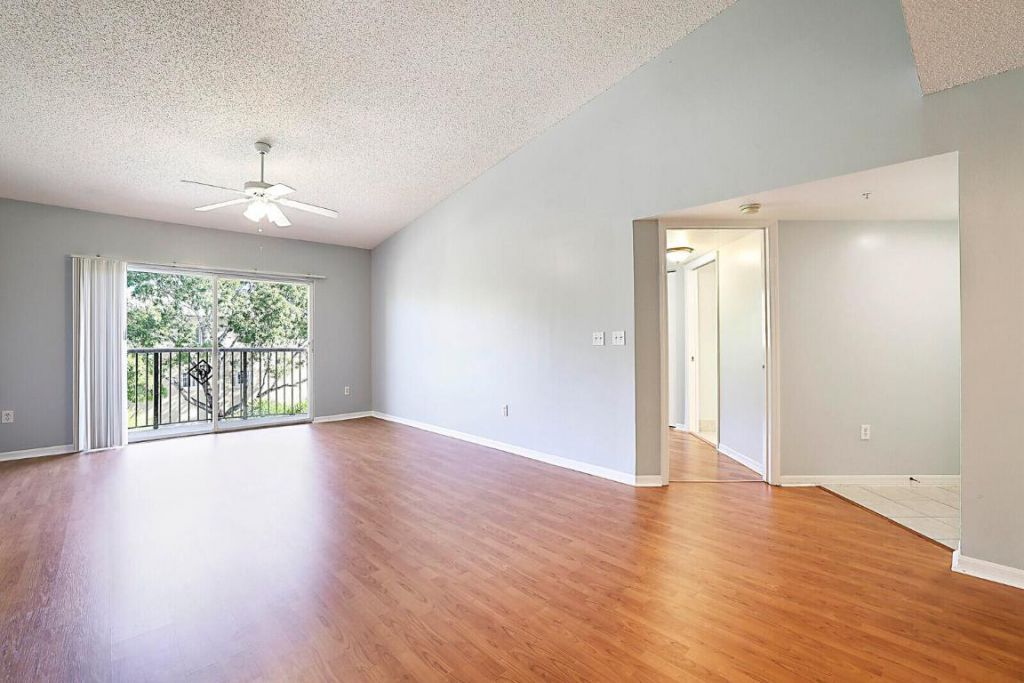 100 Crestwood Court N, Unit 113, Royal Palm Beach, FL 33411 Photo