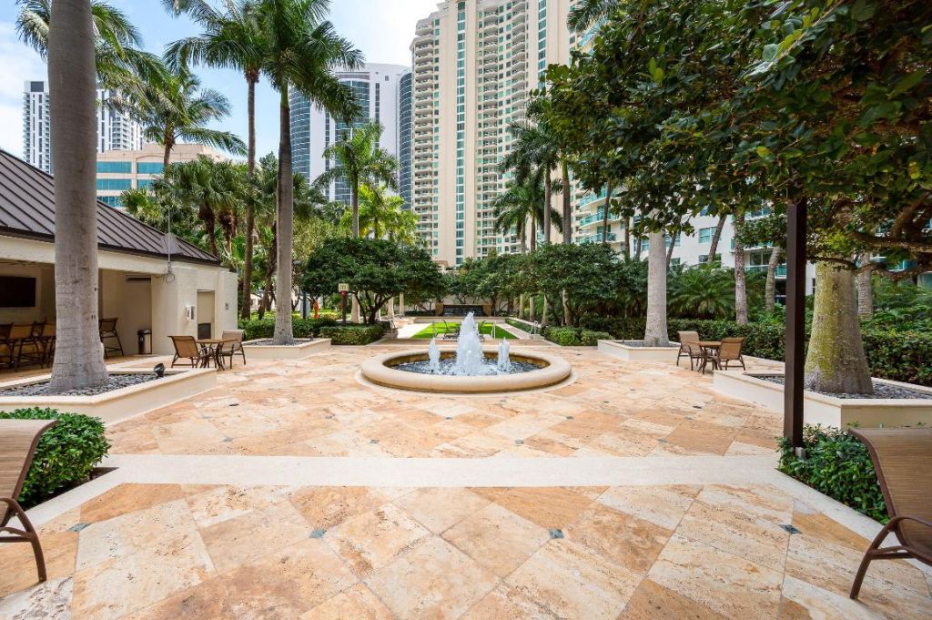 347 N New River Drive E, Unit 210, Fort Lauderdale, FL 33301 Photo