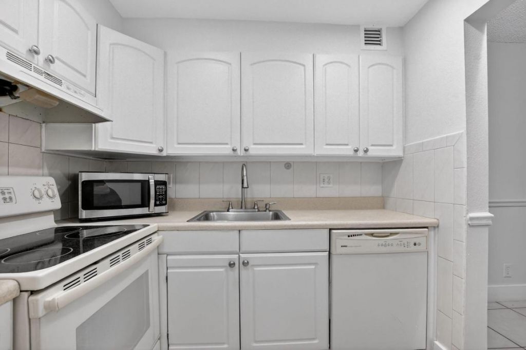 644 NW 13th Street, Unit 0110, Boca Raton, FL 33486 Photo