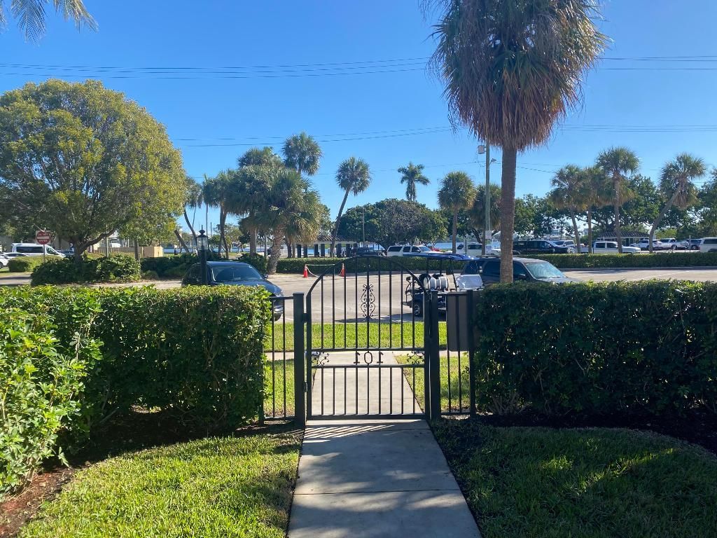 101 S Golfview Road, Unit 5, Lake Worth Beach, FL 33460 Photo