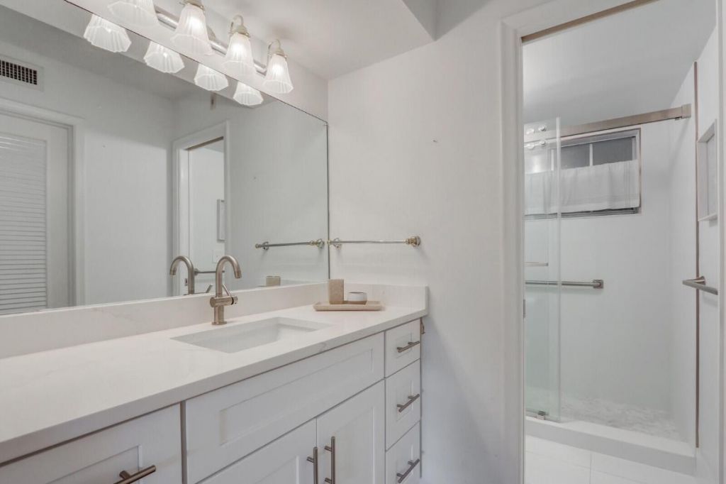 5540 Tamberlane Circle, Unit 118, Palm Beach Gardens, FL 33418 Photo