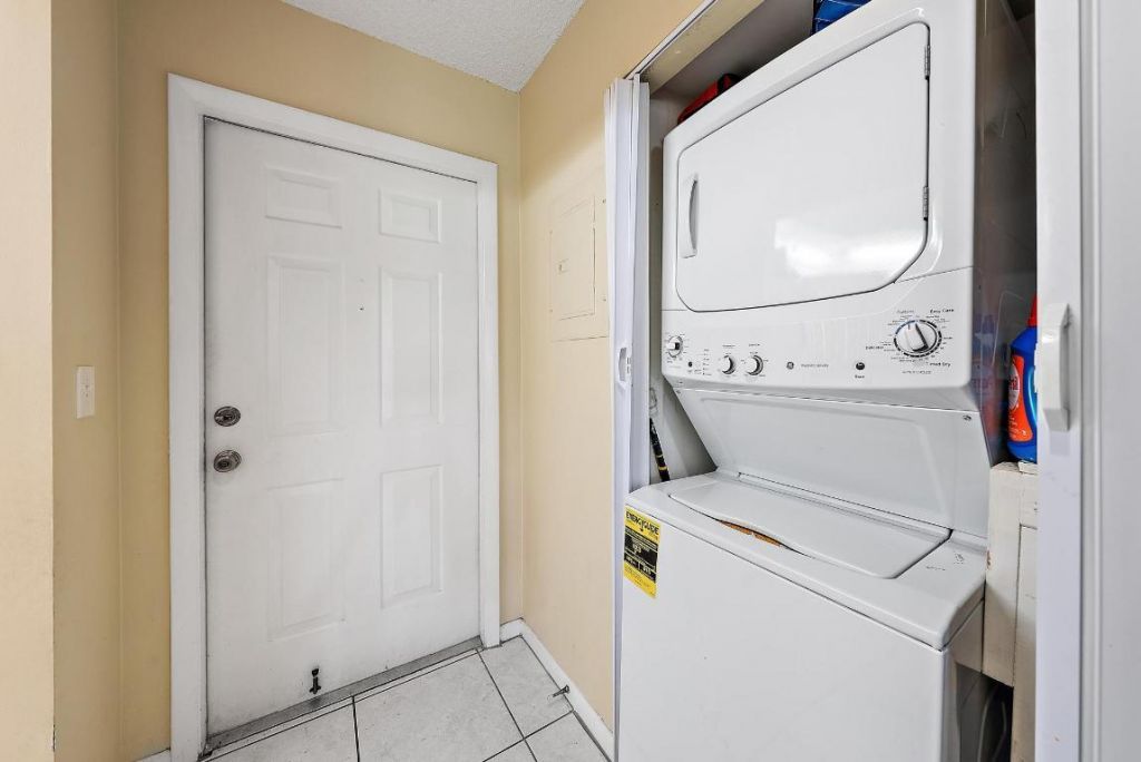 1271 SE Parkview Place, Unit H11, Stuart, FL 34994 Photo