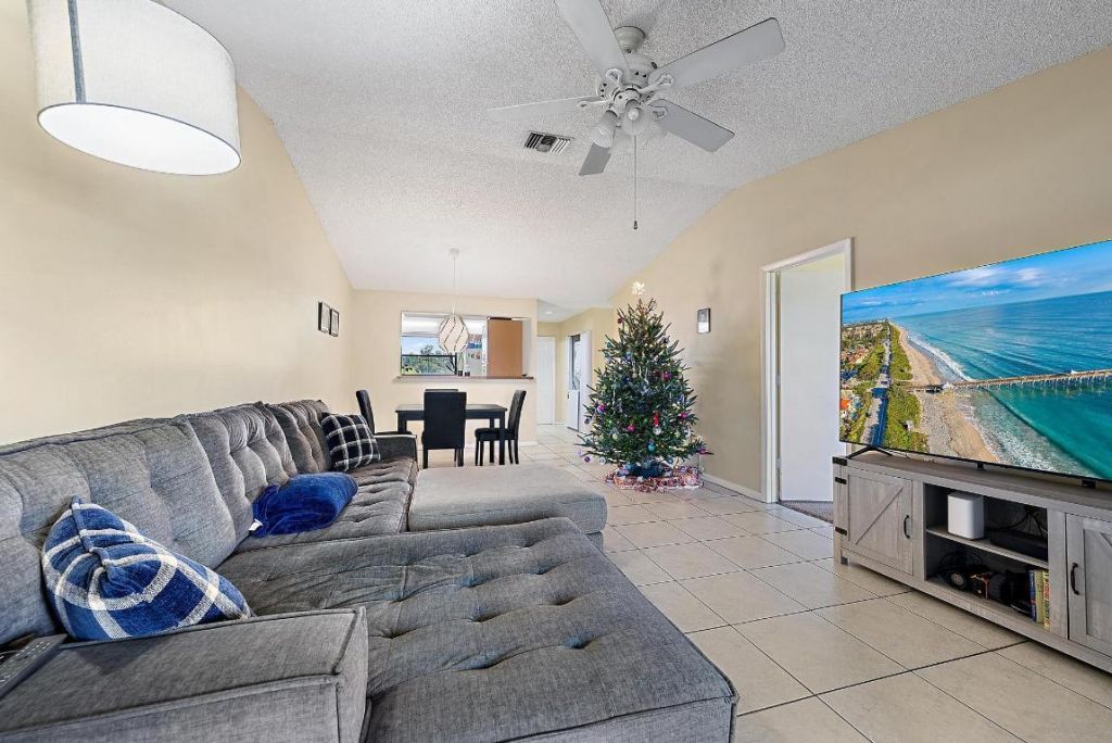 1271 SE Parkview Place, Unit H11, Stuart, FL 34994 Photo