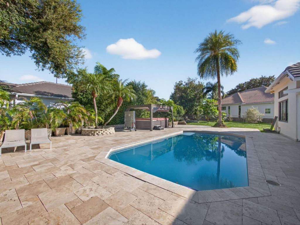 125 Pembroke Drive, Palm Beach Gardens, FL 33418 Photo