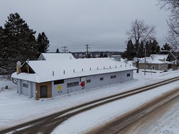 130 Washington Avenue, Iron River, MI 49935