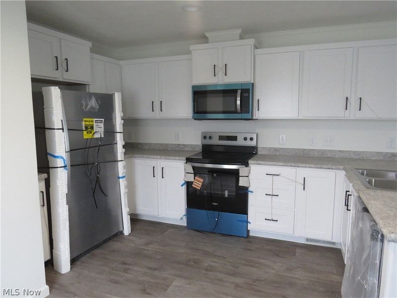 2659 Lake Breeze Drive, Madison, OH 44057 Photo 7