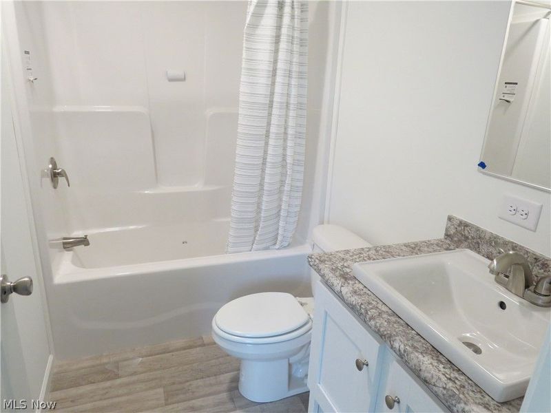 2665 Eagle Point Drive, Madison, OH 44057 Photo 4