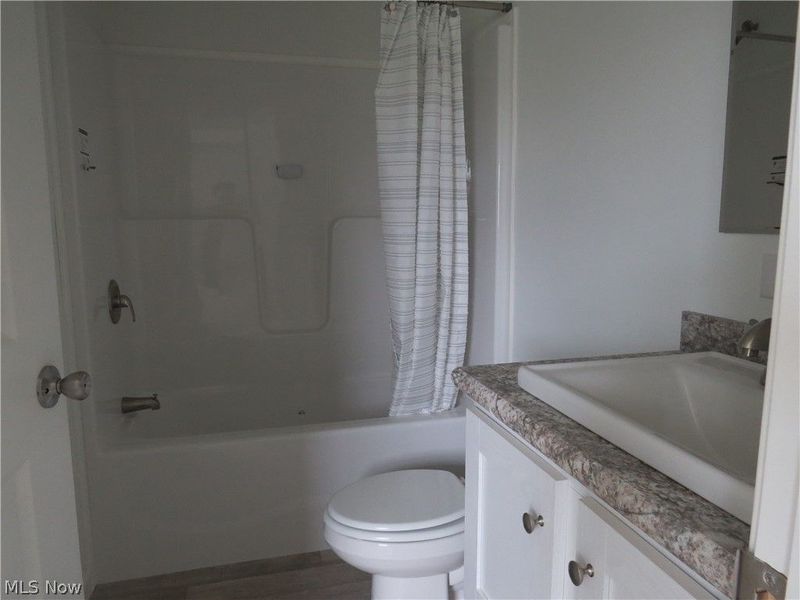 2665 Eagle Point Drive, Madison, OH 44057 Photo 4
