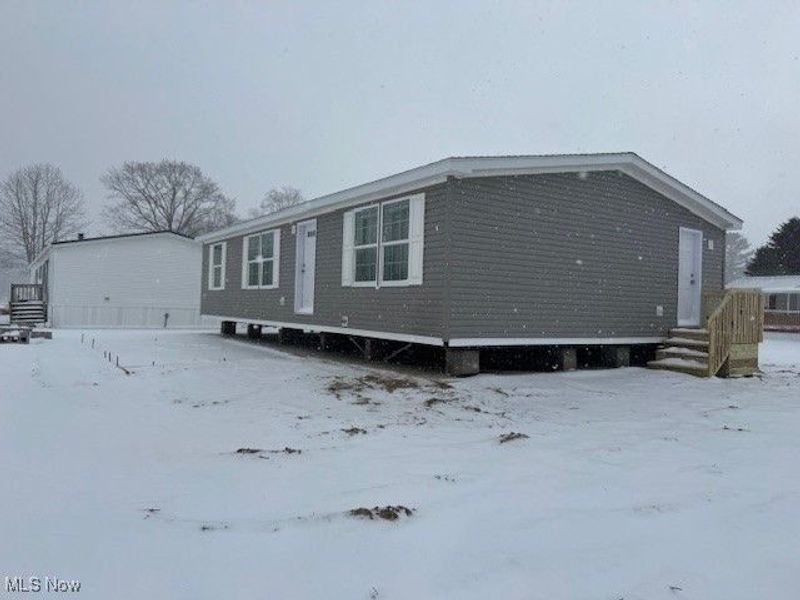 2661 Lake Breeze Drive, Madison, OH 44057 Photo 1