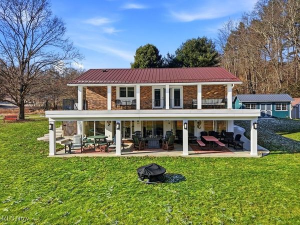 1430 Magnolia Road SW, Dellroy, OH 44620