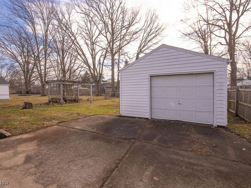 455 Metcalf Road, Elyria, OH 44035 Photo 24