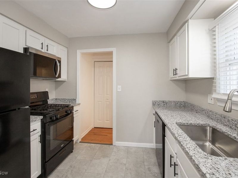 455 Metcalf Road, Elyria, OH 44035 Photo 8